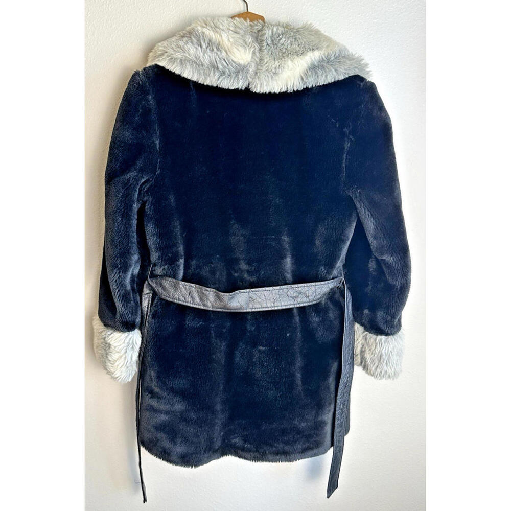 Vintage Unbranded Soft Faux Fur Warm Mid Length Coat. No Size, Fits as a Small - Picture 2 of 9